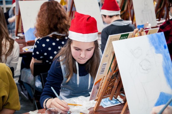 Новогодняя арт-ёлка в детской художественной студии Artista Новогодняя арт-ёлка в детской художественной студии Artista