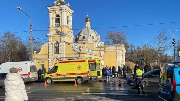 Комздрав Петербурга: пострадавшие в ДТП ребенок и взрослый находятся в тяжелом состоянии