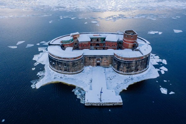 Экскурсия &laquo;Кронштадт: Морской собор, Петровский док и&nbsp;парк &bdquo;Остров фортов&ldquo;&raquo;