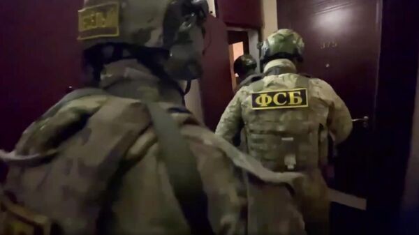 ФСБ задержала в Петербурге члена запрещенной проукраинской группировки, готовившего теракт ФСБ задержала в Петербурге члена запрещенной проукраинской группировки, готовившего теракт