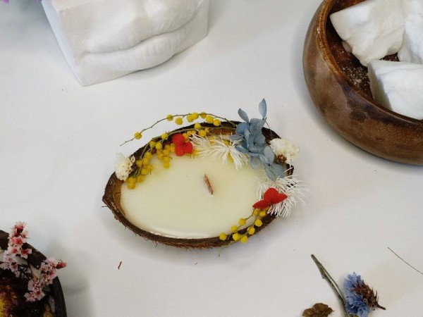 Мастер-класс по созданию ароматной натуральной свечи в кокосе в студии Artista Handmade