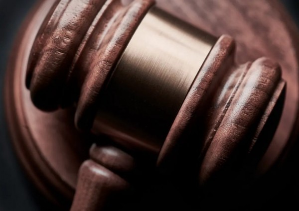 В Ленобласти суд обязал бывших супругов стать соседями В Ленобласти суд обязал бывших супругов стать соседями