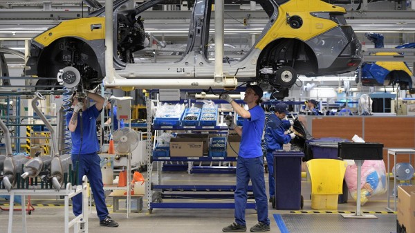 Мантуров заявил, что Hyundai рассматривает возможность продажи завода в Санкт-Петербурге