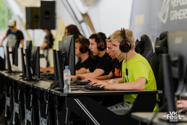 Музыка, движ и роботы: полный гид по VK Fest 2023 в Санкт-Петербурге Музыка, движ и роботы: полный гид по VK Fest 2023 в Санкт-Петербурге