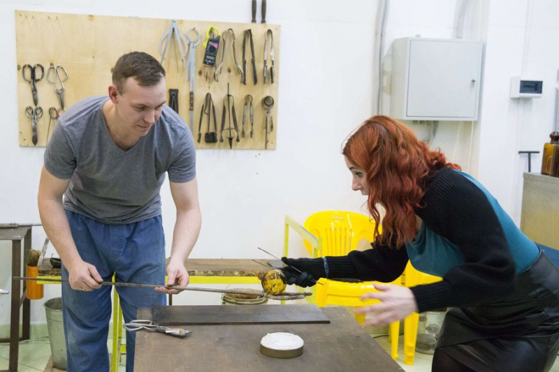 Стеклодувные мастер-классы для взрослых и детей в студии Artista Glass в &laquo;Севкабель Порту&raquo;