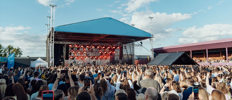 Музыкальный фестиваль WOW VIBE Fest на крыше Roof Place