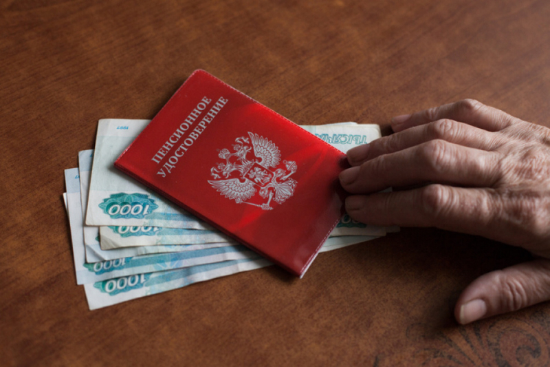 В Петербурге вдвое увеличат выплаты к страховой пенсии для инвалидов I и II групп