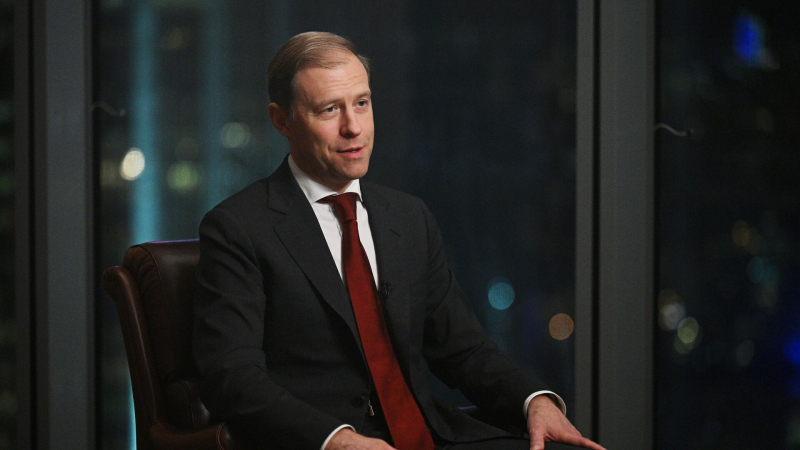 Мантуров рассказал, как поддерживает российских производителей