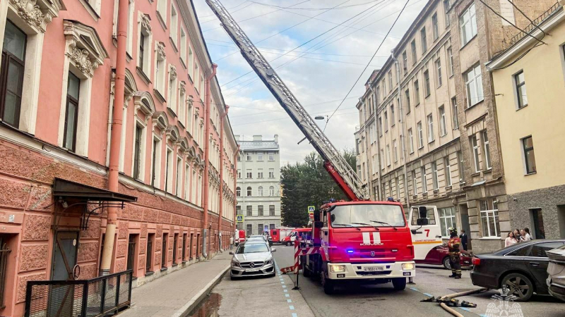 Ликвидировали ли пожар на чердаке дома на Большой Пушкарской?