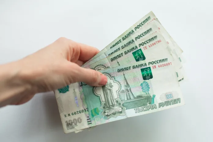 Жительница Петербурга получила свыше 2 млн рублей за затопление квартиры
