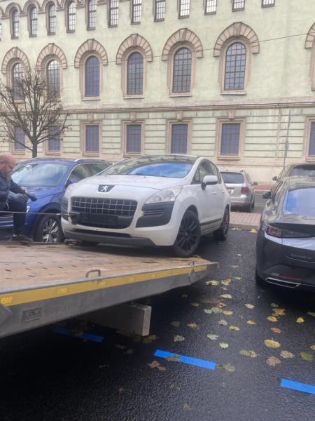 На штрафстоянку в Петербурге отправляют до 7 авто нарушителей правил парковки