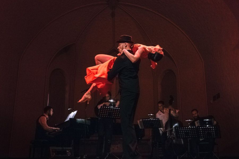 Музыкально-танцевальный перформанс TANGO. AMORE