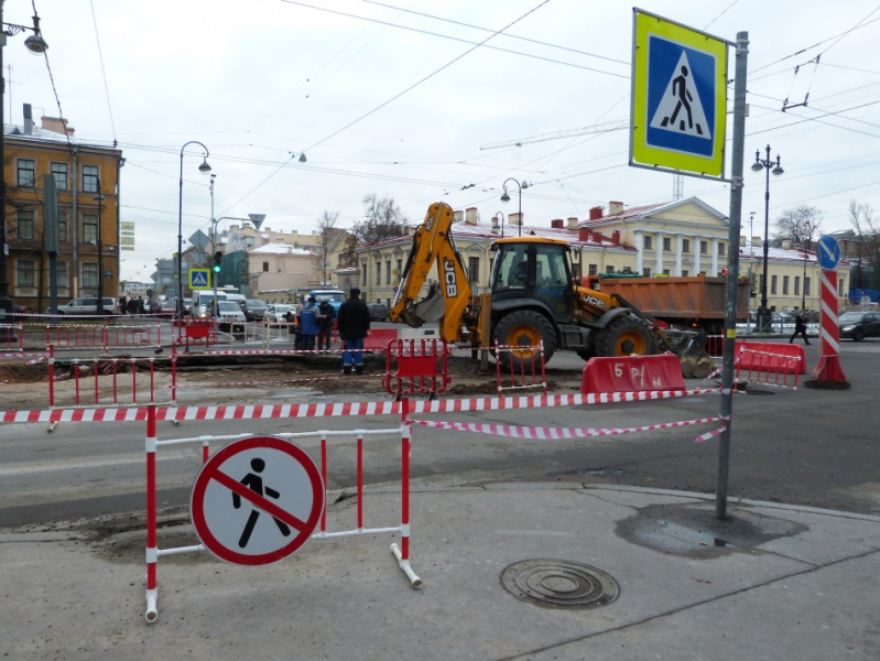 Опасный трубопровод 90-х заменили в центре Петербурга &mdash; без отключений и аварий